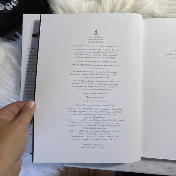 2021 David Copperfield’s History of Magic Hardcover Book - Picture 3 of 5
